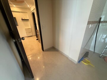  1 BHK Apartment at Bandra West – for Rent