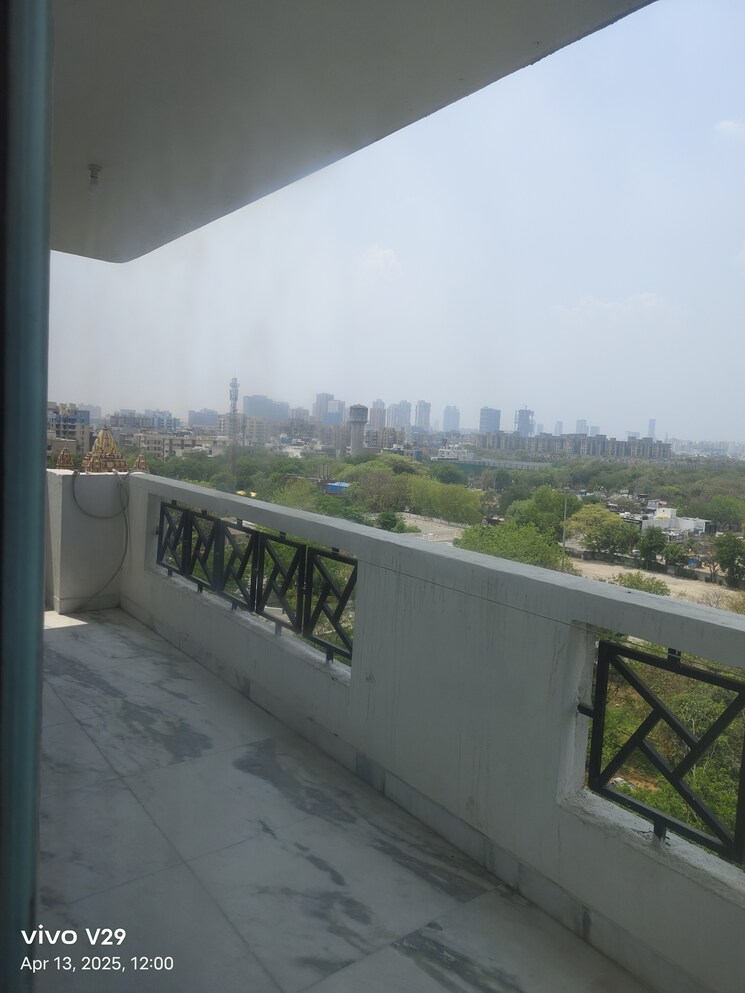 Balcony, swarn-jayanti-apartment 3 Bedroom 2000 Sq.Ft. Apartment In Sector 54 Gurgaon 8672504