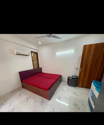 Bedroom in 2 BHK Builder Floor at SAS Tower, Sector 38 – for Rent