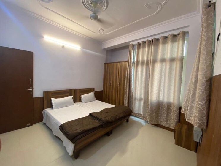 Room, hazratganj 2 Bedroom 1200 Sq.Ft. Apartment In Hazratganj Lucknow 8672512