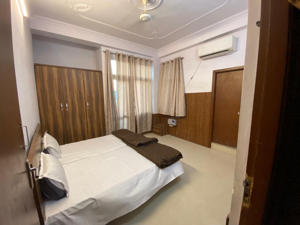 2 BHK Apartment For Rent in Hazaratganj 