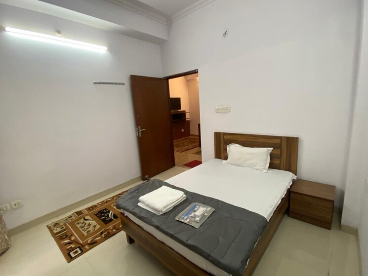 Bedroom, hazratganj 2 Bedroom 1200 Sq.Ft. Apartment In Hazratganj Lucknow 8672512