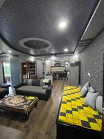 3 BHK 1400 Sq.Ft. Apartment in Blue Mountain 