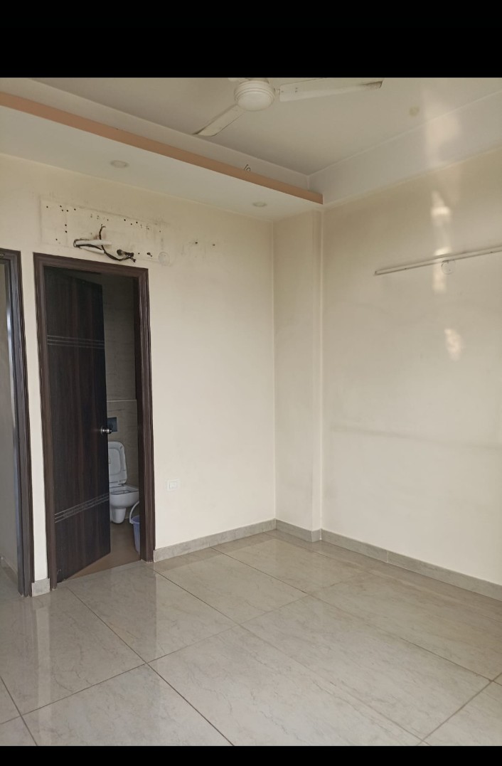 3 BHK Builder Floor For Rent in SAS Tower