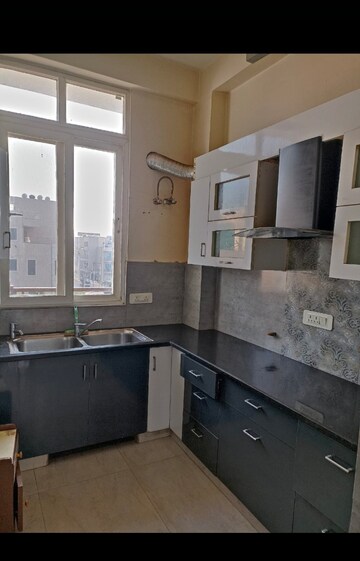 Kitchen in 3 BHK Builder Floor at SAS Tower, Sector 38 – for Rent