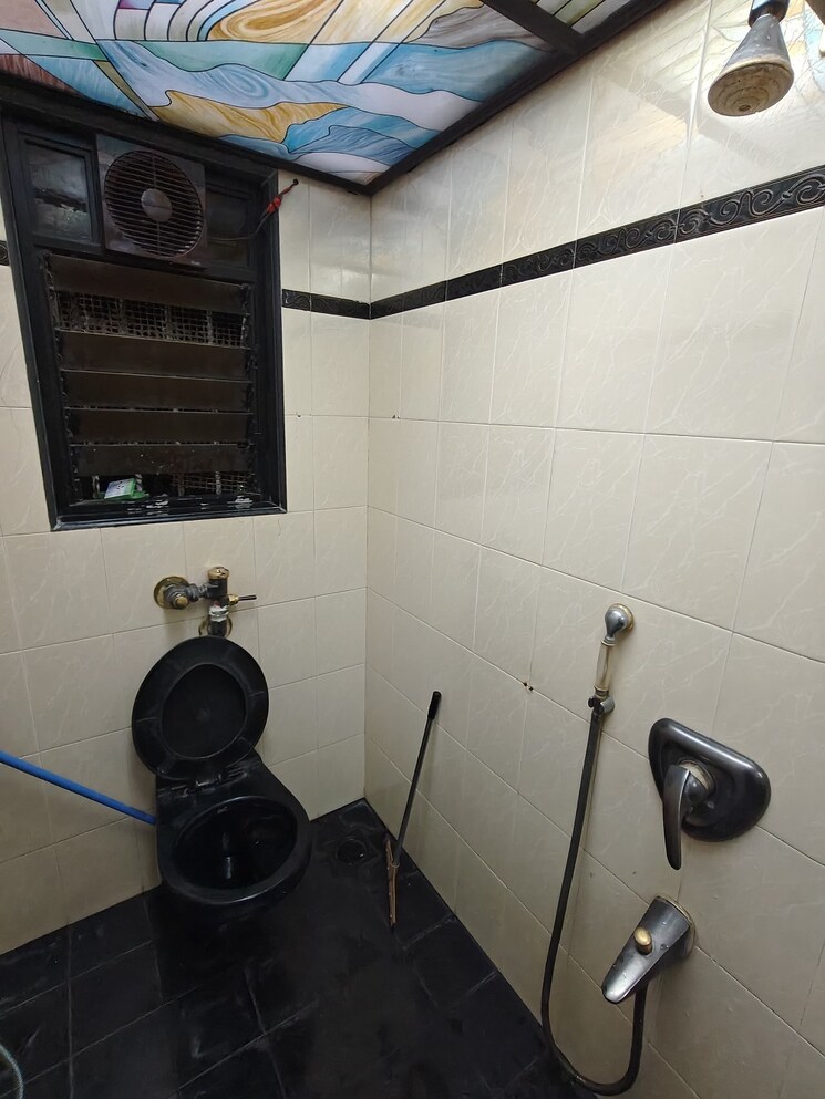 Bathroom, bandra west 3 Bedroom 750 Sq.Ft. Apartment In Bandra West Mumbai 8672528