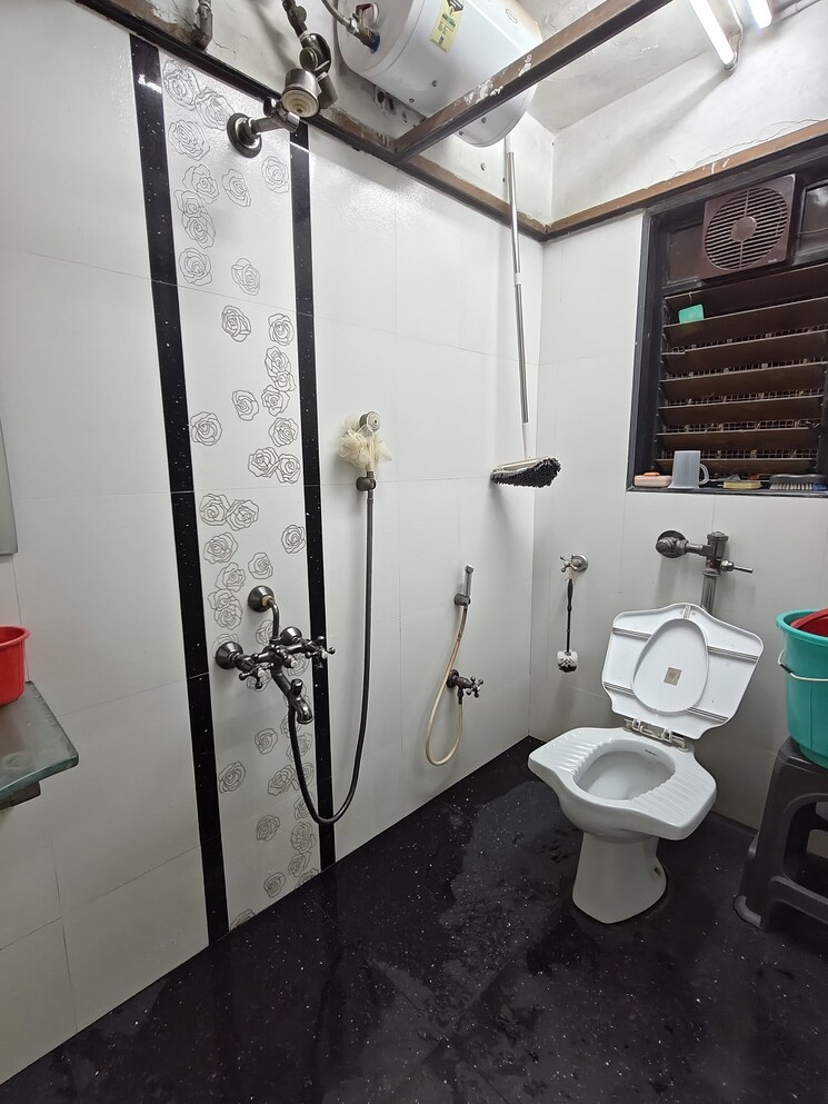 Bathroom, bandra west 3 Bedroom 750 Sq.Ft. Apartment In Bandra West Mumbai 8672528