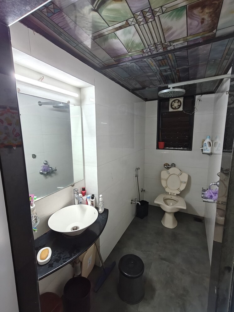 Bathroom, bandra west 3 Bedroom 750 Sq.Ft. Apartment In Bandra West Mumbai 8672528