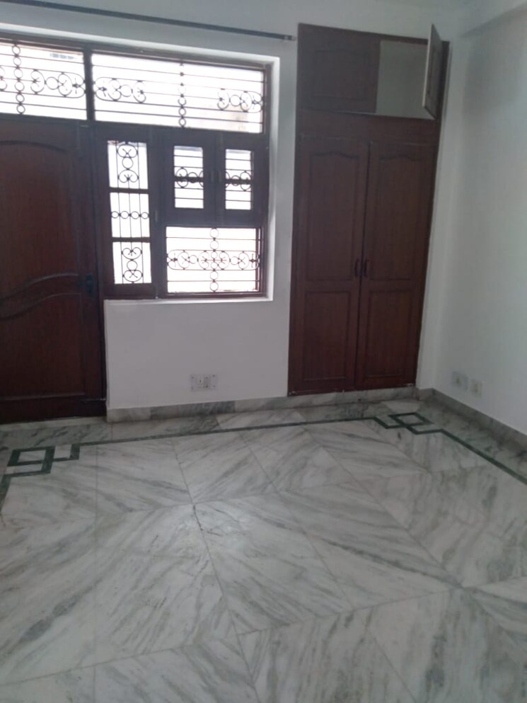 Room, rwa-apartments-sector-47 3 Bedroom 200 Sq.Mt. Independent House In Sector 47 Noida 8672545