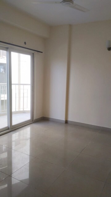 Room in 3 BHK Apartment at Mahagun Maple, Sector 50 – for Rent