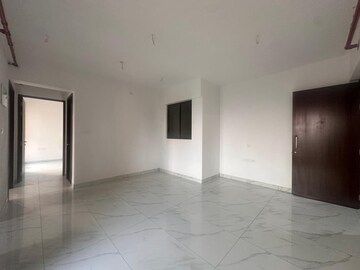 Room in 2 BHK Apartment at Raymond Realty Phase II, Pokhran Road No Two – for Rent