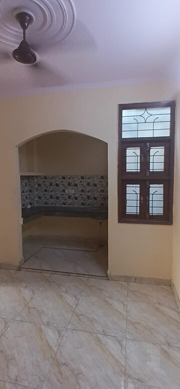 Bathroom in 1.5 BHK Builder Floor at Chilla – for Rent
