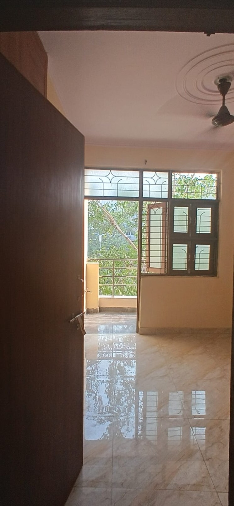 Room, chilla 1.5 Bedroom 450 Sq.Ft. Builder Floor In Chilla Delhi 8672604