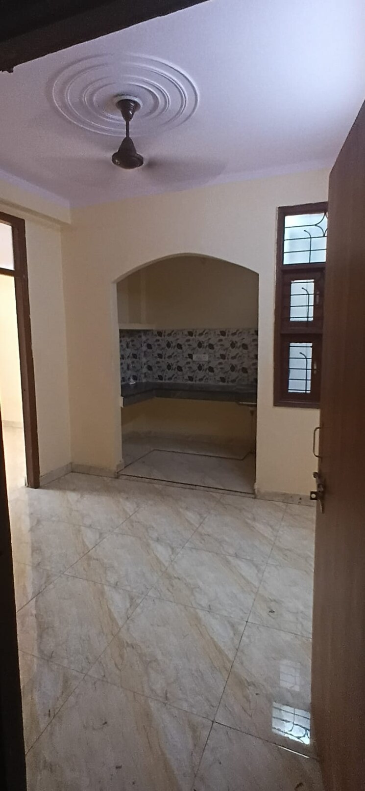 Room, chilla 1.5 Bedroom 450 Sq.Ft. Builder Floor In Chilla Delhi 8672604