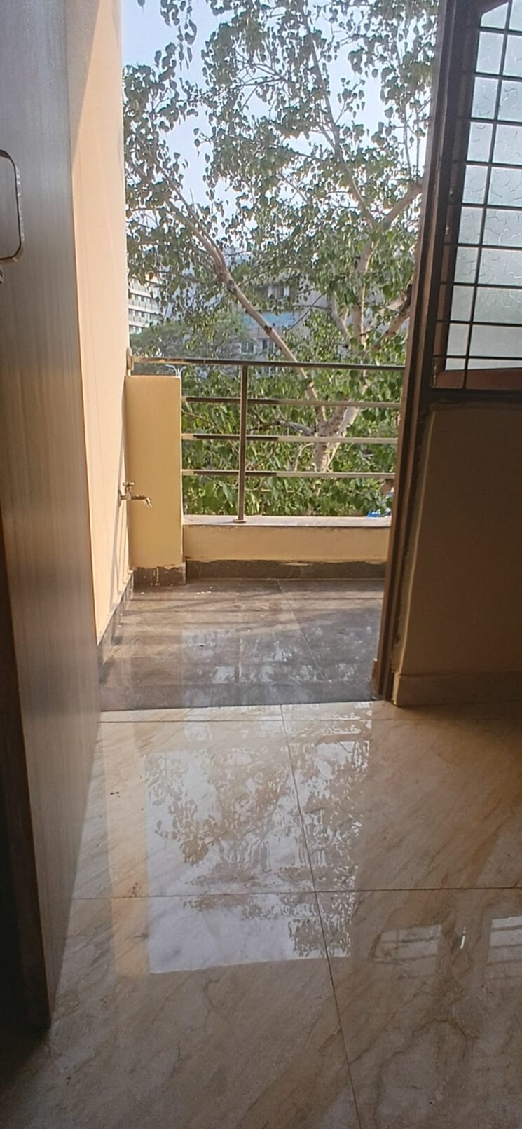 Room, chilla 1.5 Bedroom 450 Sq.Ft. Builder Floor In Chilla Delhi 8672604