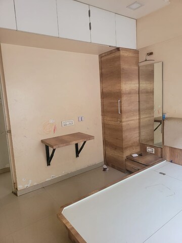 Room in 2 BHK Apartment at Yashwin Orizzonte, Kharadi – for Rent
