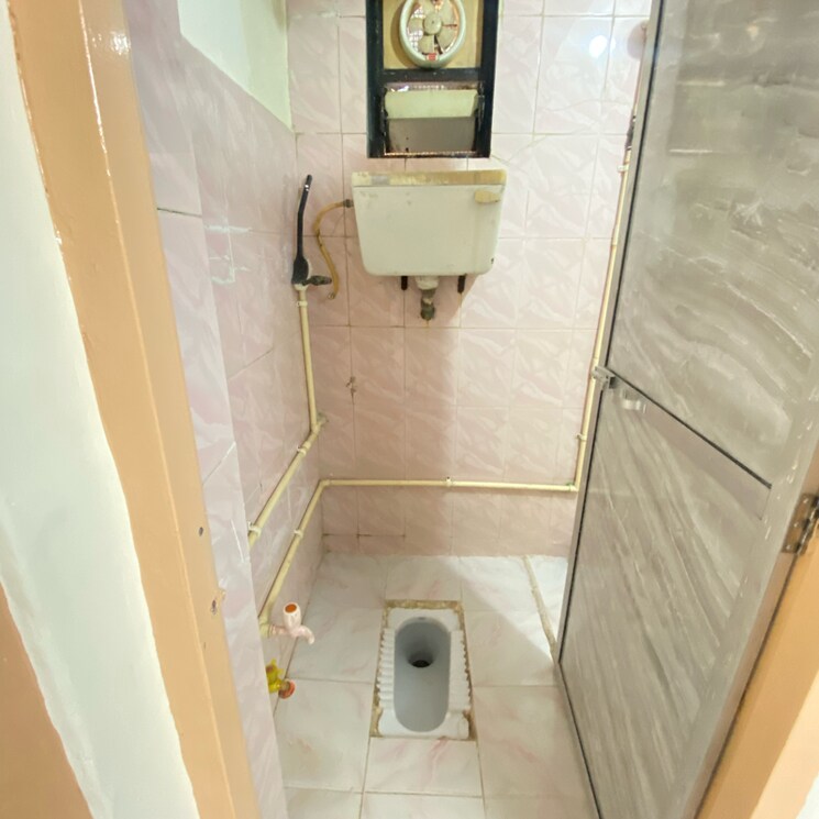 Bathroom, sion 1 RK 225 Sq.Ft. Apartment In Sion Mumbai 8672610