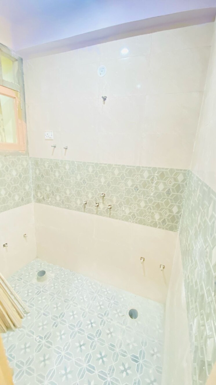 Bathroom, patparganj 2 Bedroom 750 Sq.Ft. Builder Floor In Patparganj Delhi 8672613