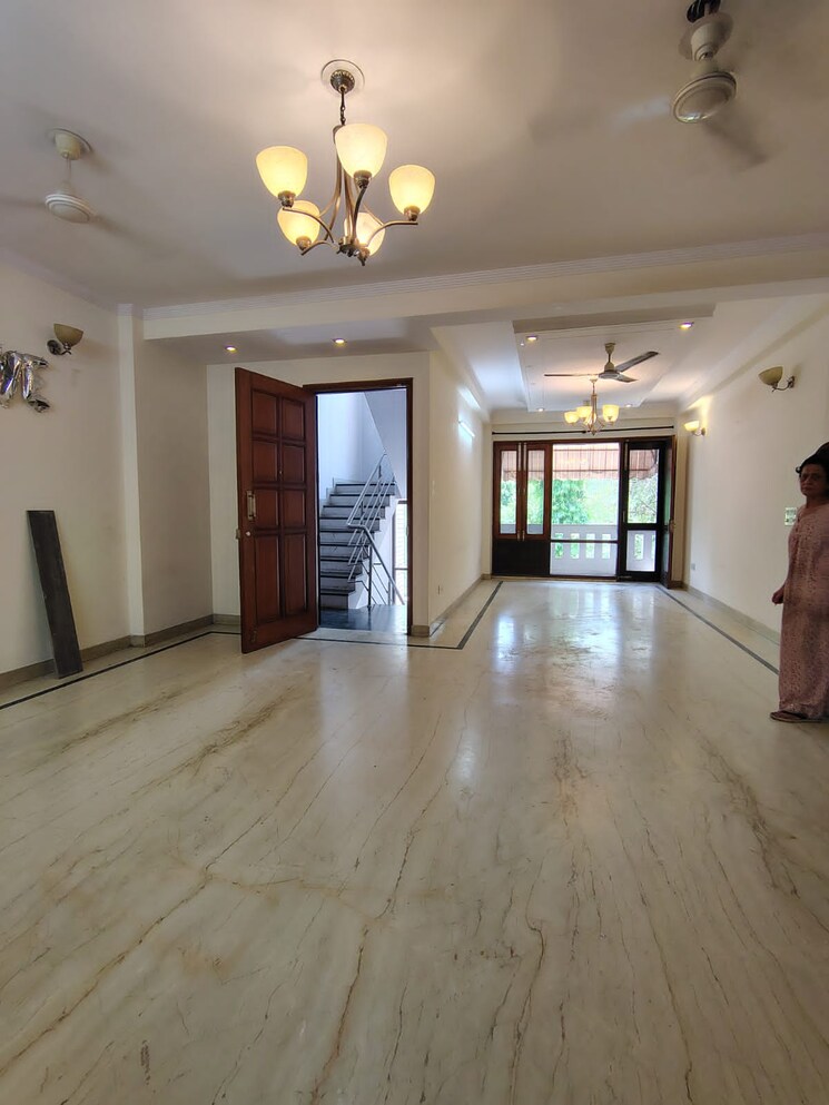 Room, malviya nagar 3 Bedroom 1800 Sq.Ft. Builder Floor In Malviya Nagar Delhi 8672621