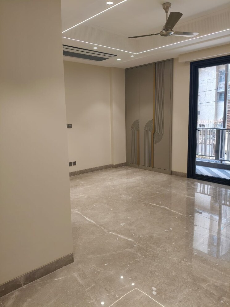 Room, greater kailash ii 4 Bedroom 5000 Sq.Ft. Builder Floor In Greater Kailash ii Delhi 8672681