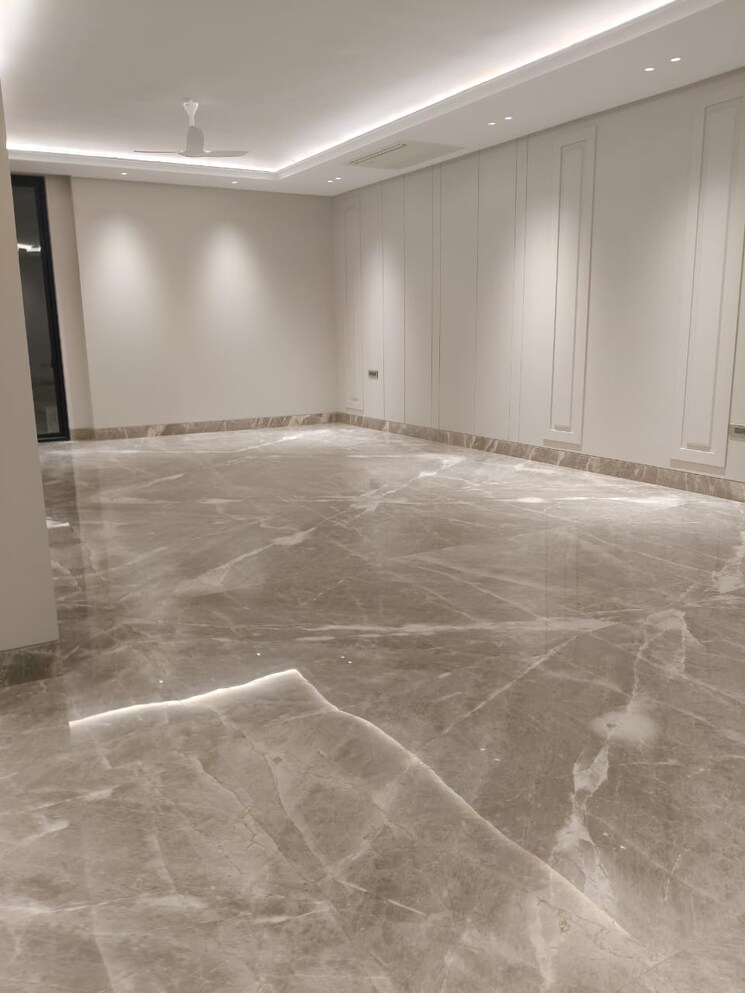 Room, greater kailash ii 4 Bedroom 5000 Sq.Ft. Builder Floor In Greater Kailash ii Delhi 8672681