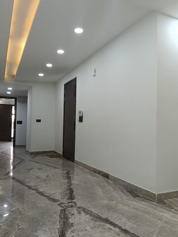 Room in 3 BHK Builder Floor at East Of Kailash – for Rent