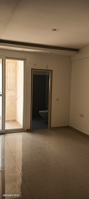 Room in 3 BHK Apartment at Allwin El Comercia, Nagla Road – for Sale