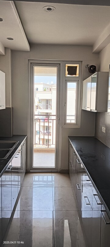 Room in 3 BHK Apartment at Allwin El Comercia, Nagla Road – for Sale