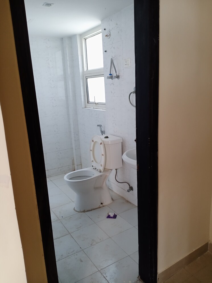 Bathroom, omaxe-hills 2 Bedroom 926 Sq.Ft. Apartment In Sector 43 Faridabad 8672715
