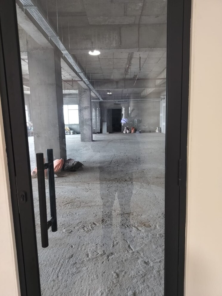  Parking, sector 62 Commercial Office Space in IT/SEZ 7000 Sq.Ft. In Sector 62 Noida 8672720