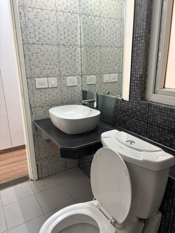 Bathroom, aba-ivy-county 4 Bedroom 2511 Sq.Ft. Apartment In Sector 75 Noida 8672722