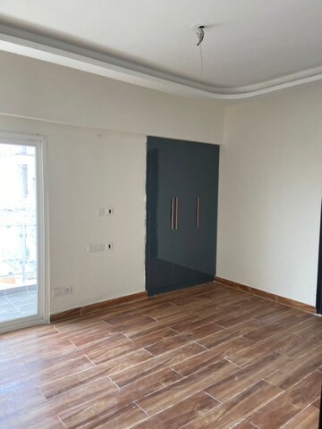 Room in 3 BHK Apartment at Samridhi Luxuriya Avenue, Sector 150 – for Rent