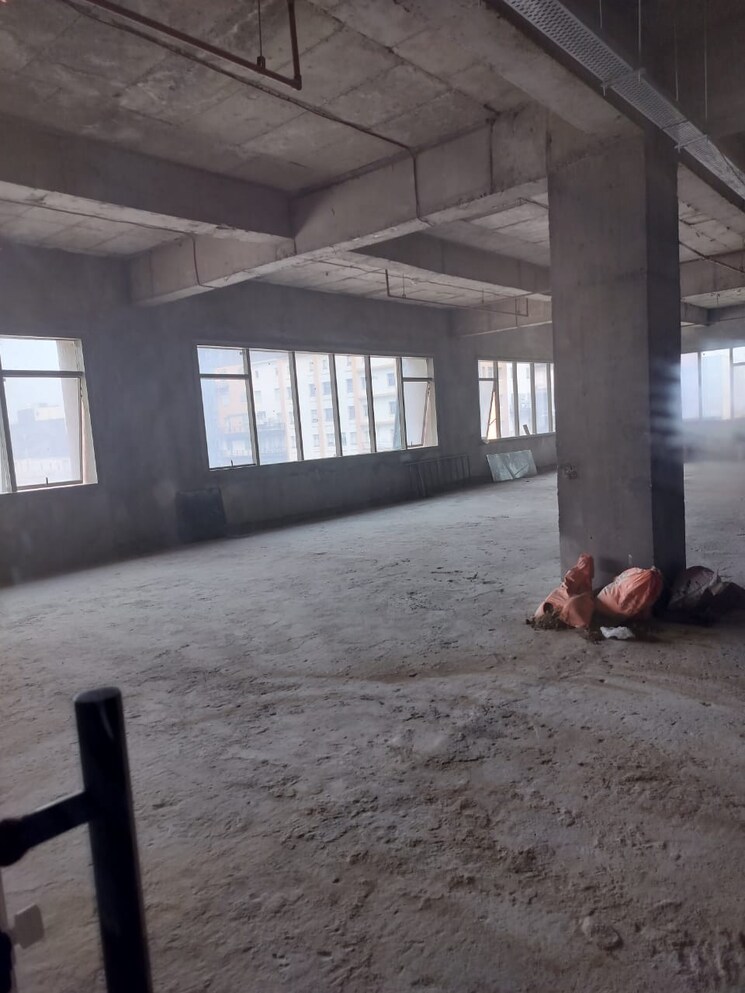  Parking, sector 62 Commercial Office Space in IT/SEZ 5000 Sq.Ft. In Sector 62 Noida 8672724