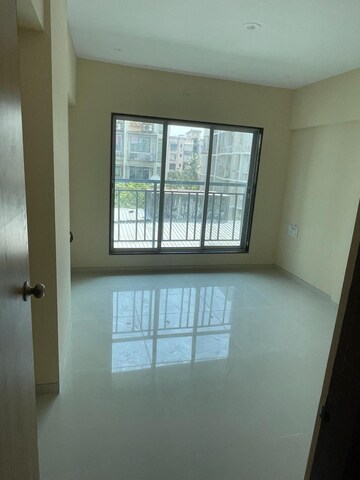 Room in 2 BHK Apartment at Vile Parle West – for Rent