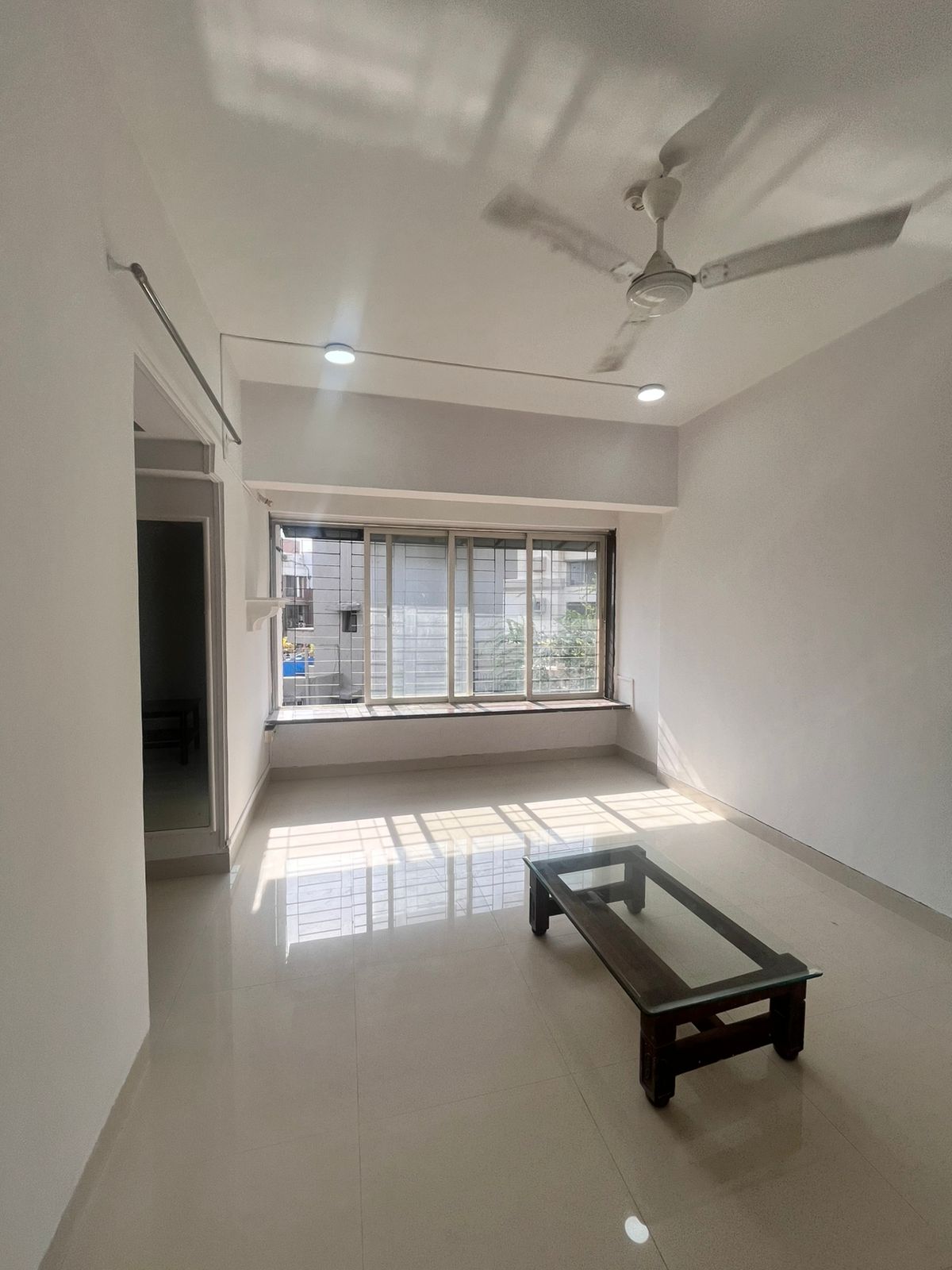 1 BHK Apartment For Rent in Near Versova Social, Seve