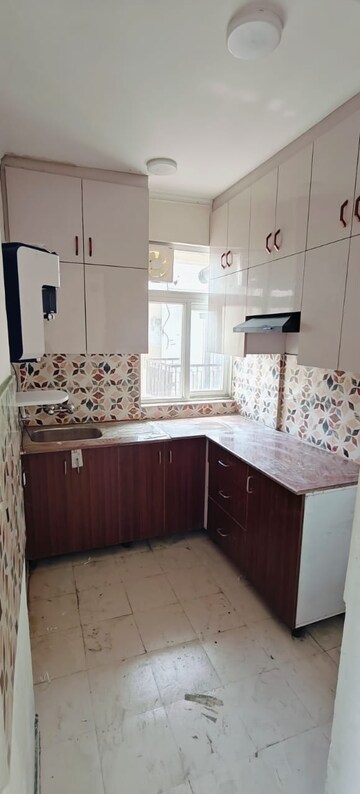 Kitchen in 2.5 BHK Apartment at Hawelia Valenova Park, Tech Zone 4 Greater Noida – for Rent