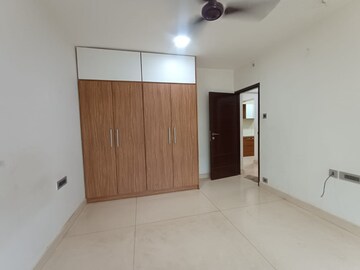 Room in 2 BHK Apartment at RNA Continental, Chembur – for Rent