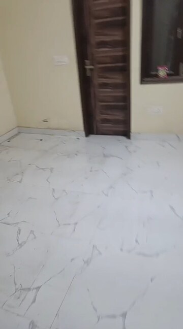 Room in 3 BHK Builder Floor at Mehrauli – for Rent