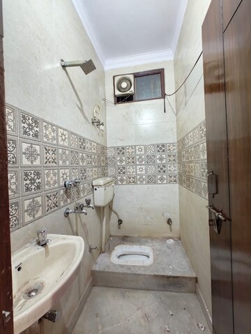 Bathroom in 2 BHK Builder Floor at Govindpuri – for Rent