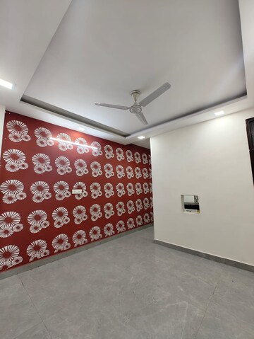 Room in 2 BHK Builder Floor at Govindpuri – for Rent