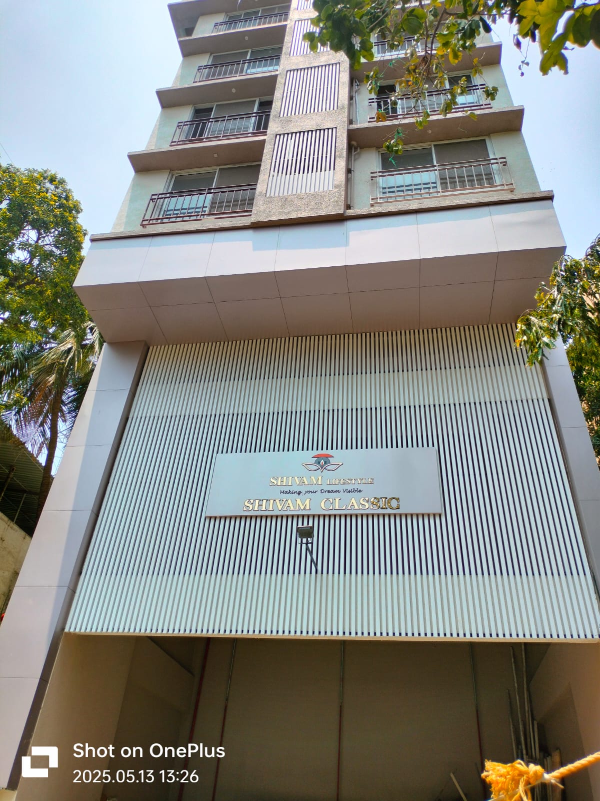 1.5 BHK 590 Sq.Ft. Apartment in Tilak Nagar Building