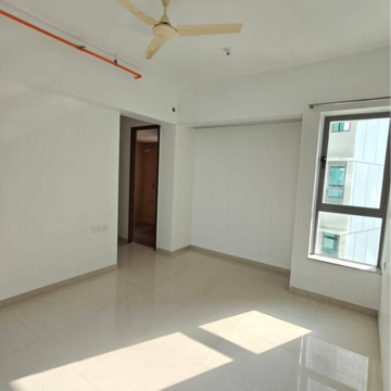 Room in 2 BHK Apartment at Kalpataru Immensa B, Kolshet Industrial Area – for Rent