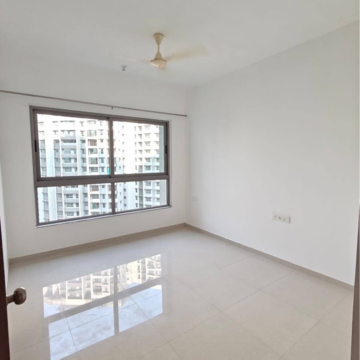 Room in 2 BHK Apartment at Kalpataru Immensa B, Kolshet Industrial Area – for Rent