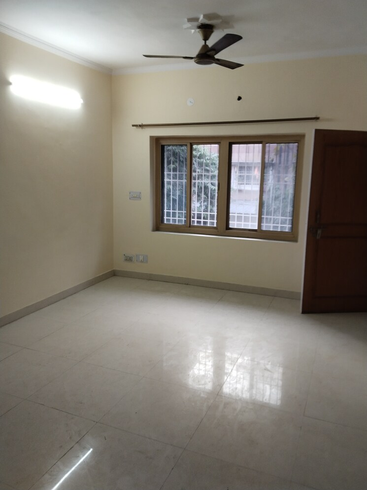 Room, sector 11 3 Bedroom 1950 Sq.Ft. Independent House In Sector 11 Noida 8672880