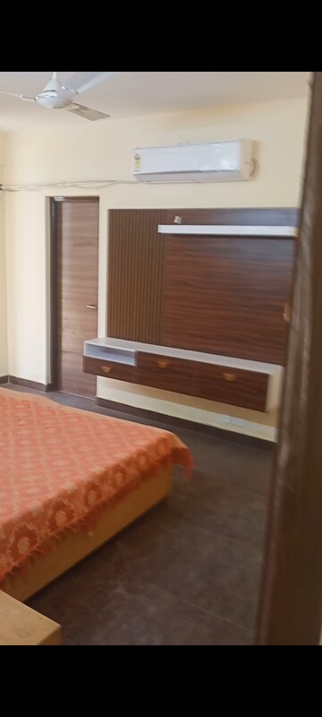 Furnished Amenities in 3 BHK Apartment at Ansal Estella, Sector 103 – for Rent