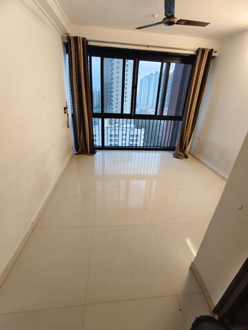 Room in 1 BHK Apartment at Duville Riverdale Suites, Kharadi – for Sale