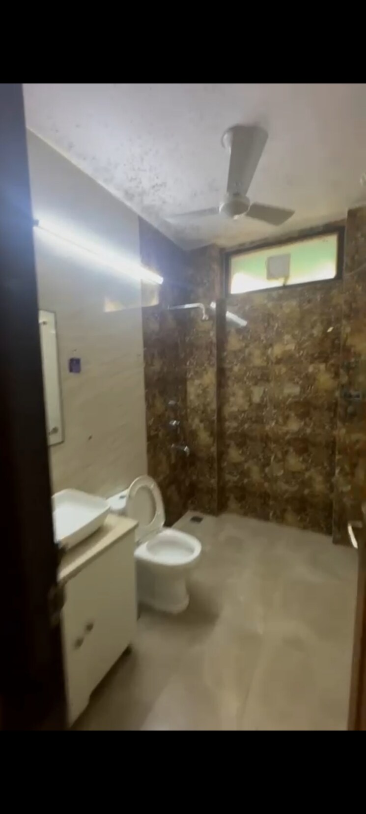 Bathroom, rwa-residential-society-sector-46 3 Bedroom 2200 Sq.Ft. Builder Floor In Sector 46 Gurgaon 8672904