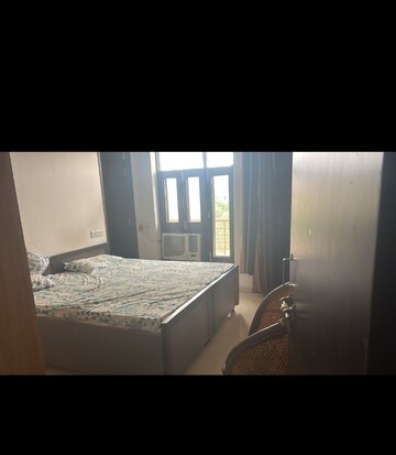 Bedroom in 2 BHK Builder Floor at SAS Tower, Sector 38 – for Rent