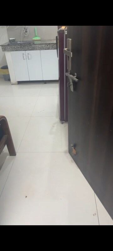 Building Lobby in 2 BHK Builder Floor at SAS Tower, Sector 38 – for Rent