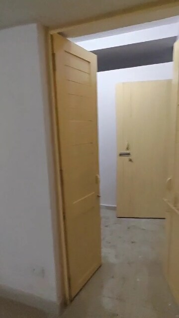 Bathroom in 1.5 BHK Apartment at DDA Flats Vishal Enclave, Vishal Enclave – for Sale